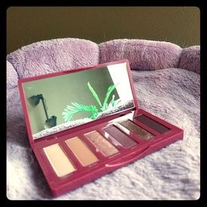 Urban Decay Aphrodisiac Eyeshadow Palette